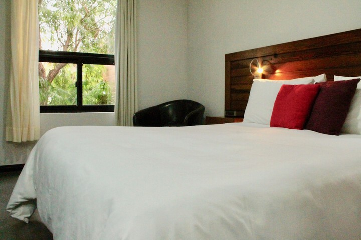 Room 16 of 100
