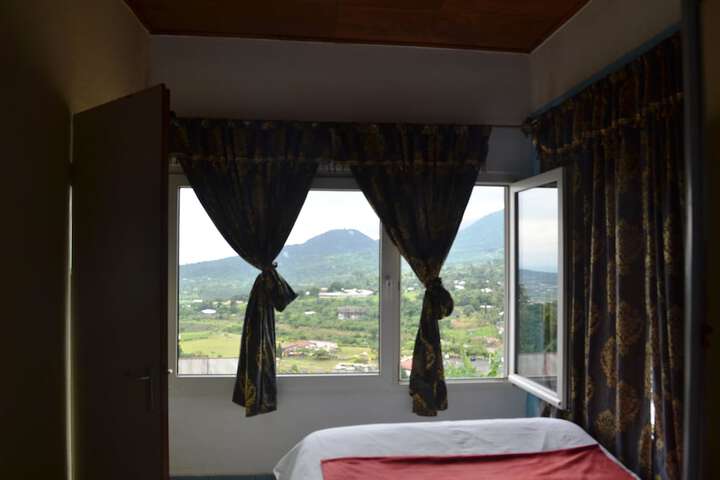 Room 4 of 31