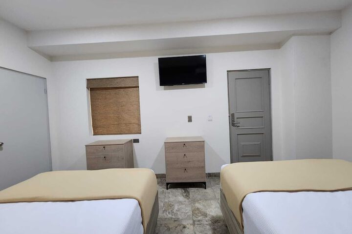 Room 6 of 35