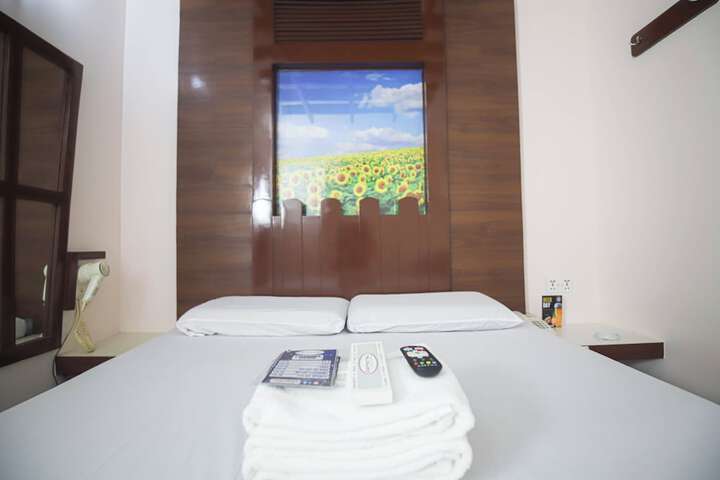 Room 33 of 53