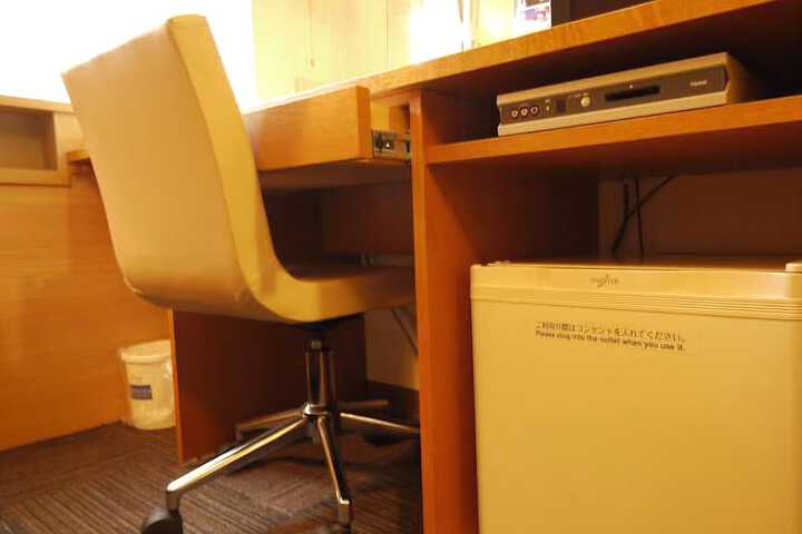 Room 10 of 48