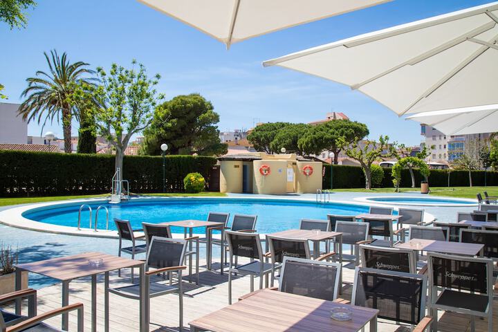 Hotel Pool