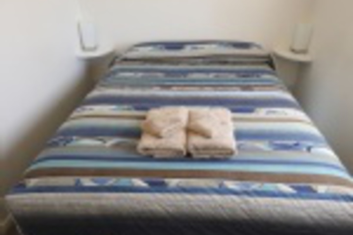 Room 221 of 372