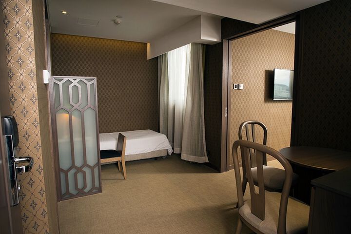 Room 13 of 46