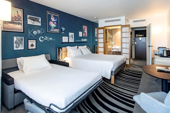 Room 27 of 185