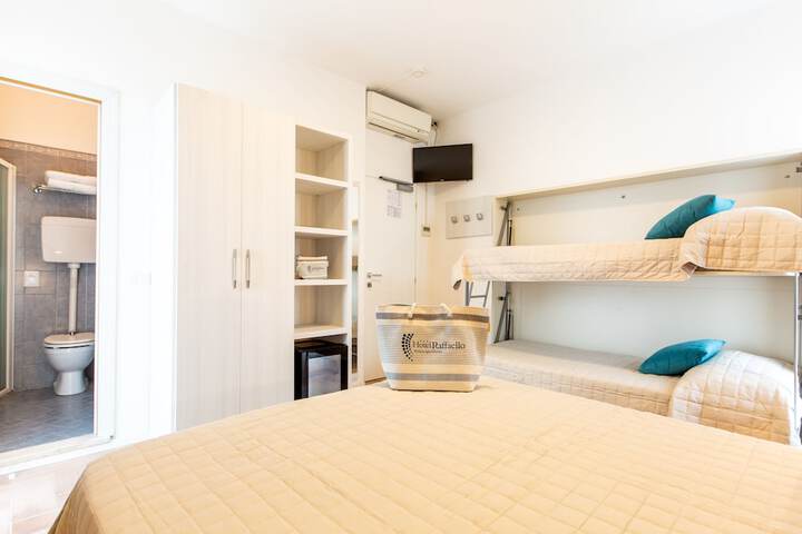 Room 49 of 114