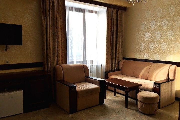 Room 7 of 25