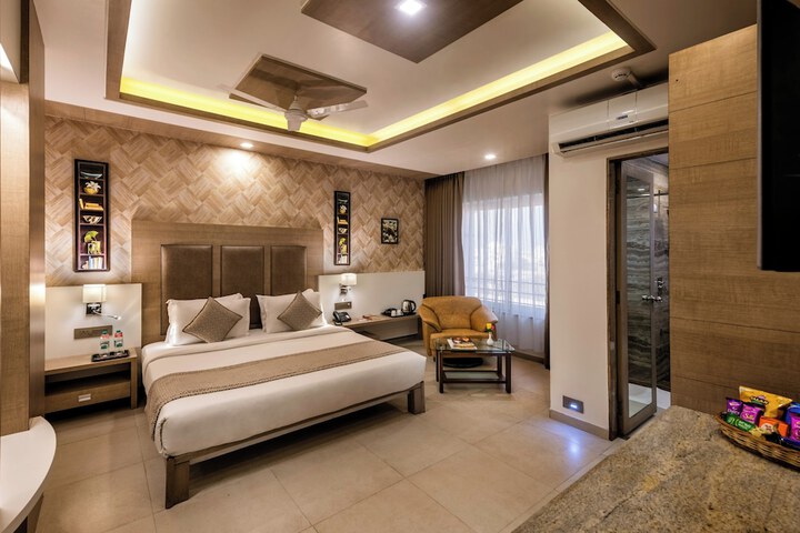 Room 42 of 136