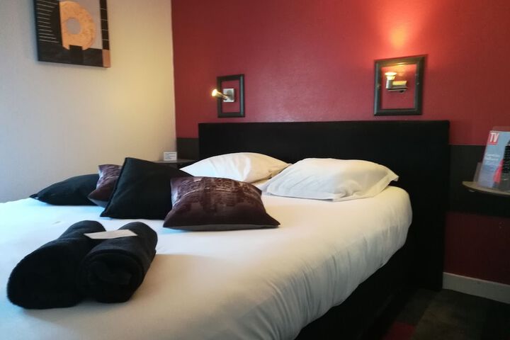 Room 13 of 80