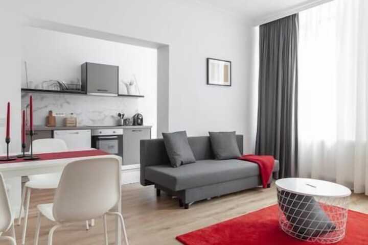 Room 16 of 33