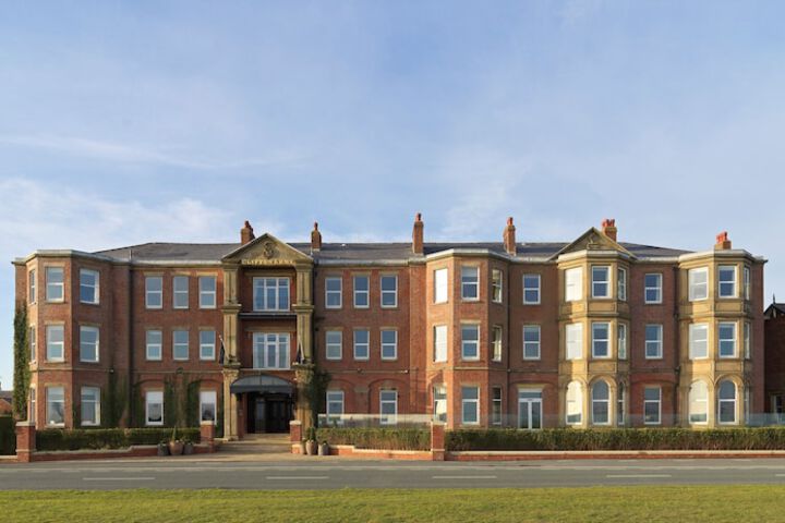 Clifton Arms Hotel