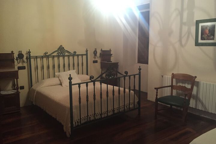 Room 10 of 25