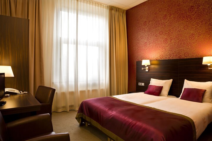 Room 4 of 49