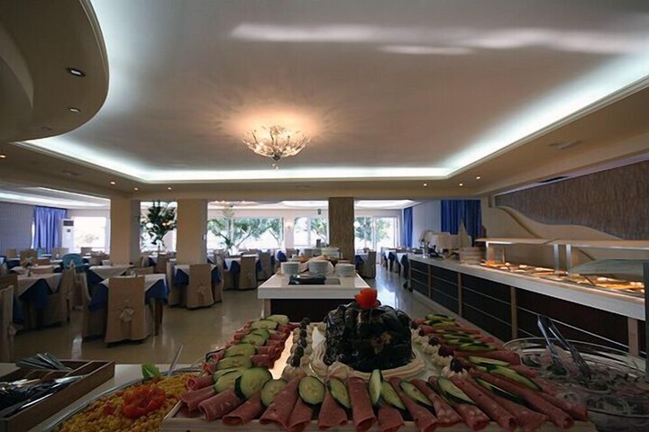 Dining 55 of 78