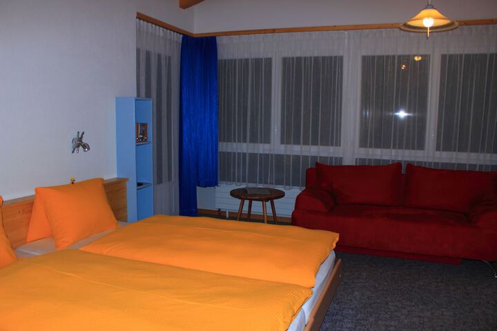 Room 7 of 38