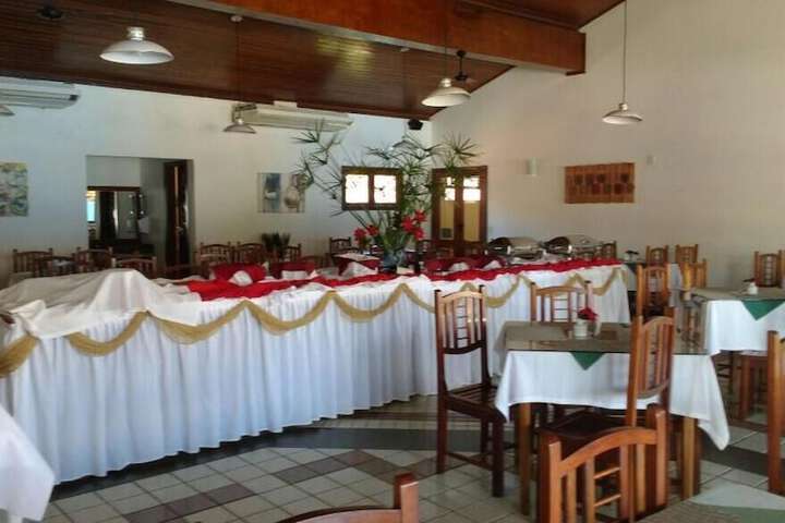 Dining 40 of 53
