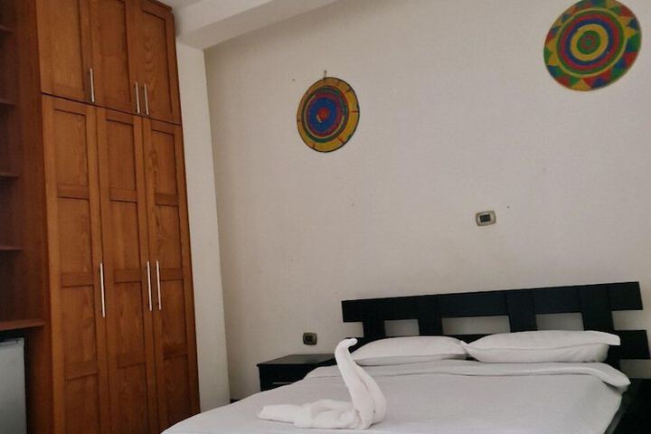 Room 13 of 23