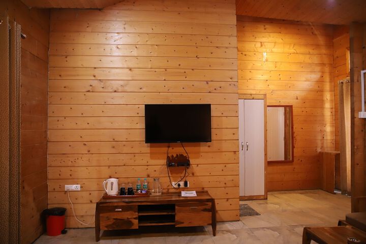 Room 15 of 68