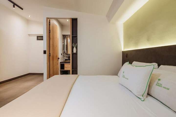 Room 44 of 91