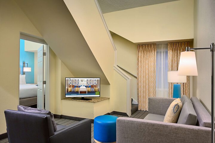 Room 8 of 28