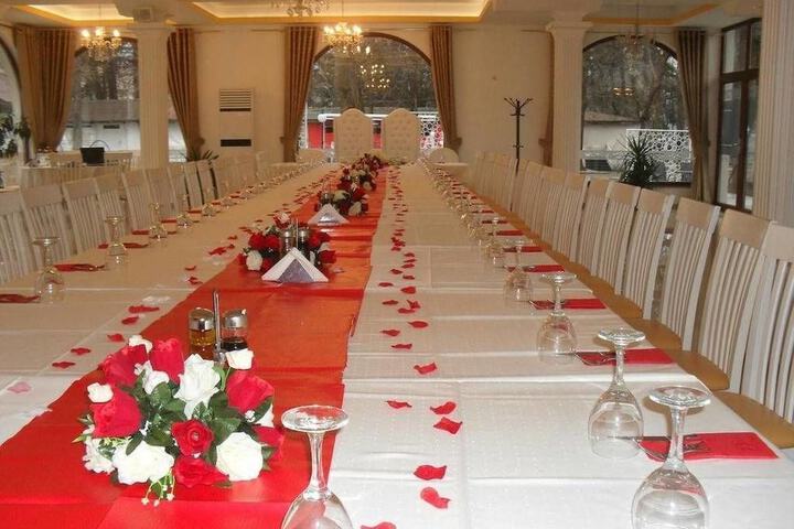 Ballroom/Hall 29 of 50