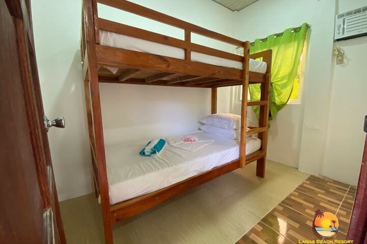 Room 2 of 65