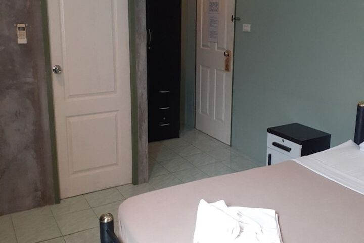 Room 45 of 117