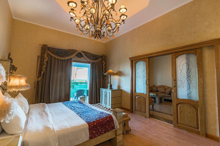 Room 14 of 85