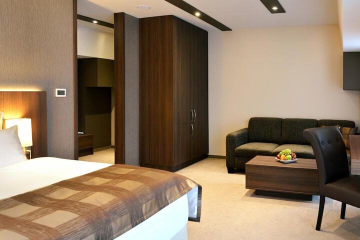 Room 12 of 57