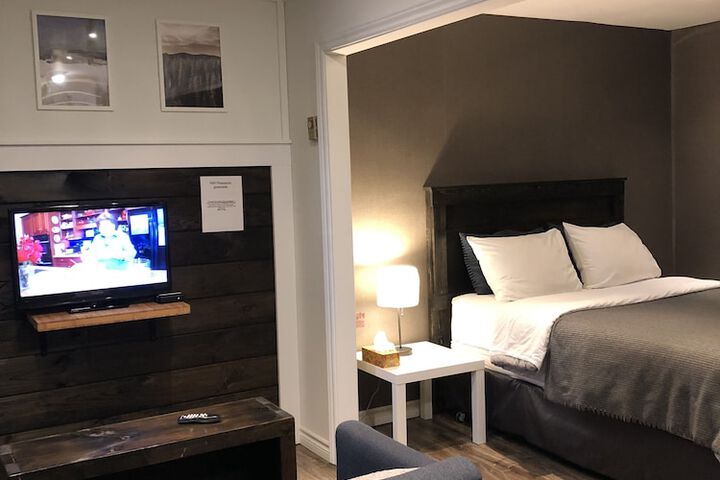Room 44 of 73