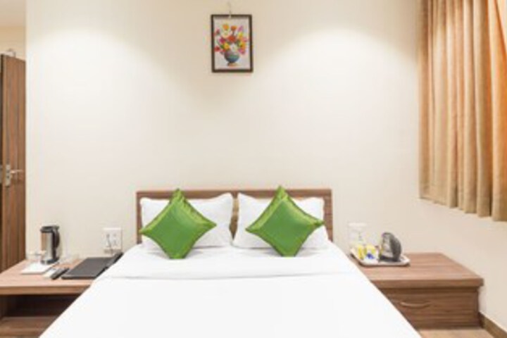 Room 16 of 26