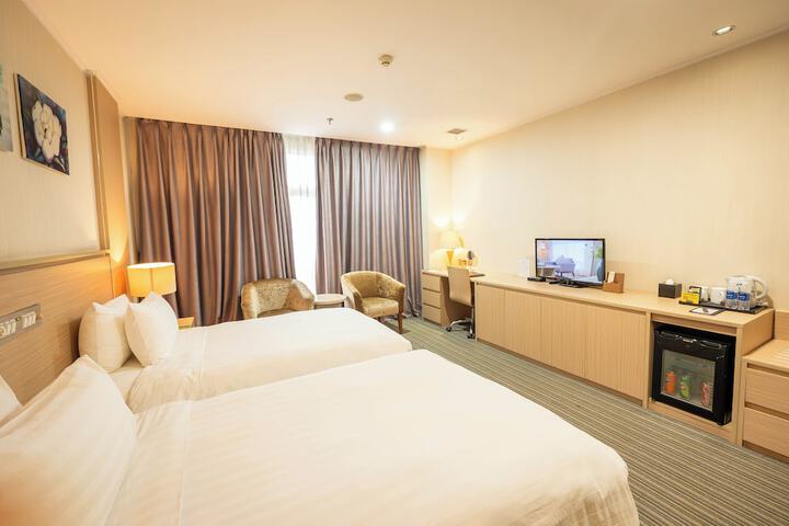Room 21 of 184