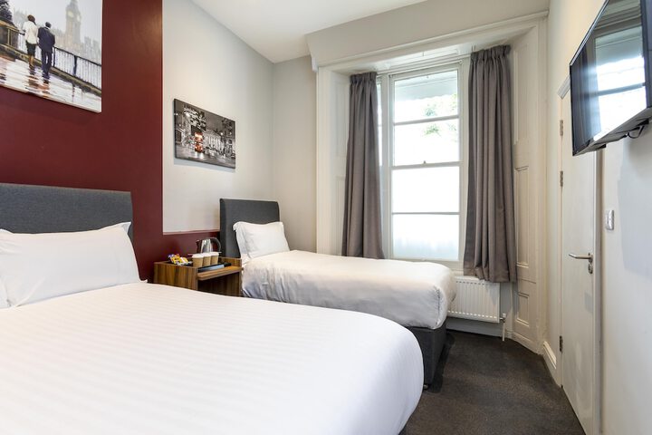 Room 6 of 26