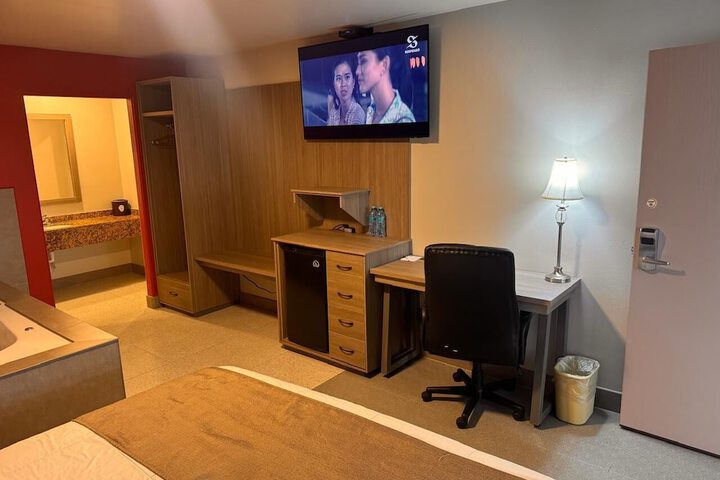 Room 9 of 21