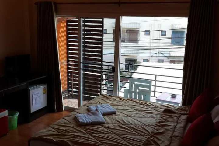 Room 5 of 20
