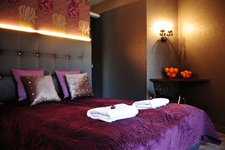 Room 2 of 31