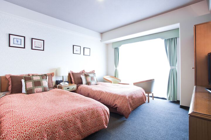 Room 15 of 37