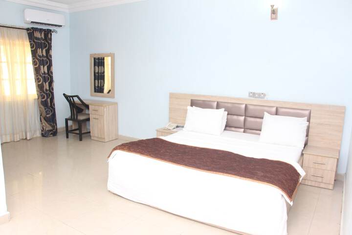 Room 7 of 35