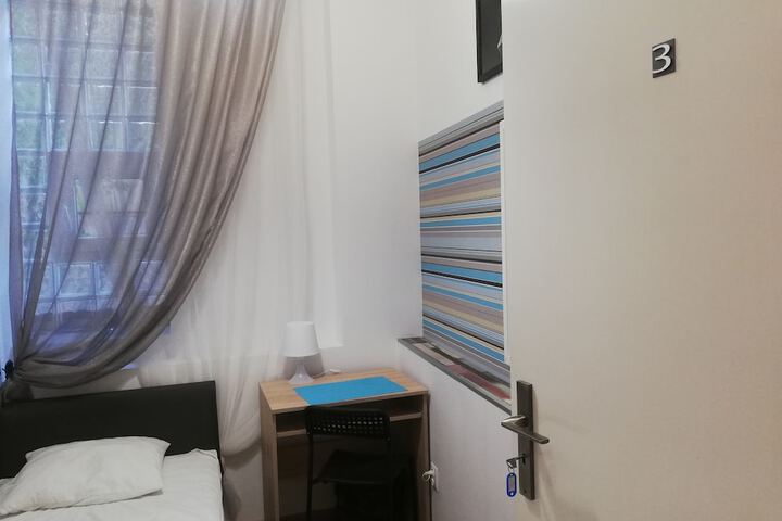Room 20 of 159
