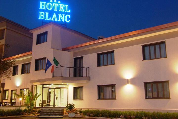 Photo of Hotel Blanc