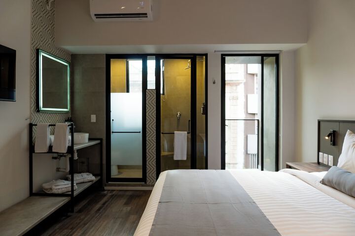 Room 34 of 82