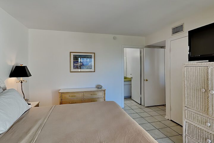Room 10 of 84