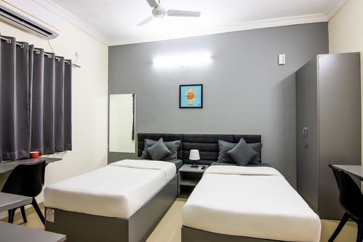 Room 8 of 19