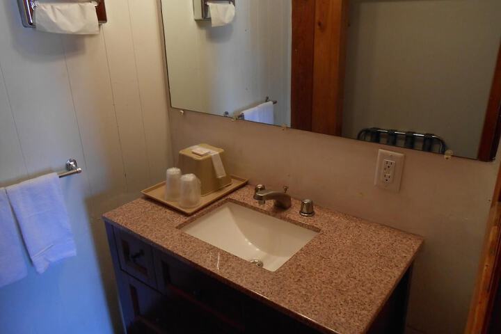 Room 12 of 18