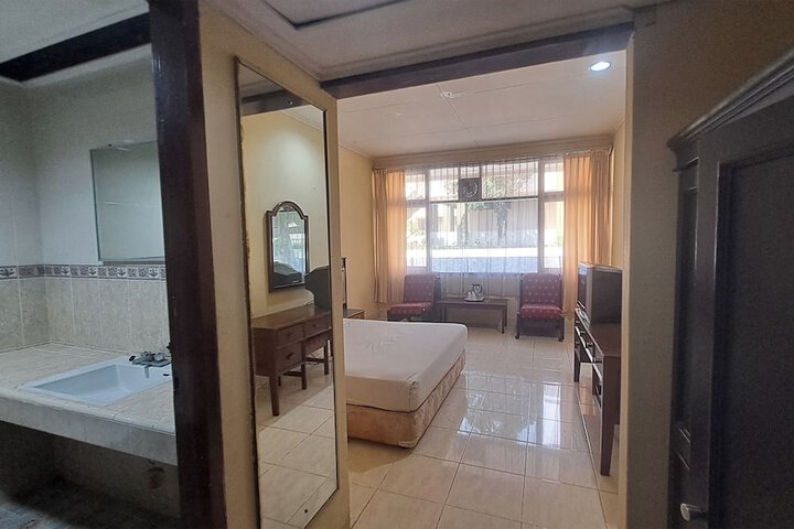 Room 34 of 79