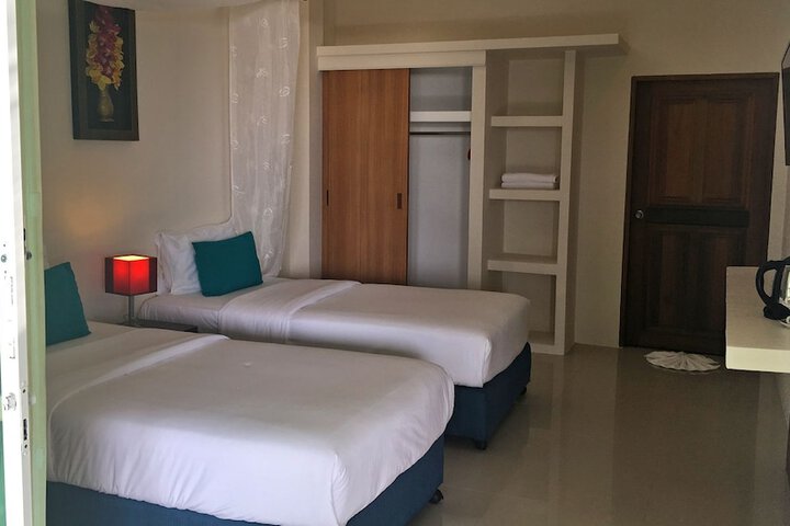 Room 52 of 96