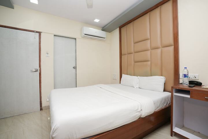 Room 6 of 27