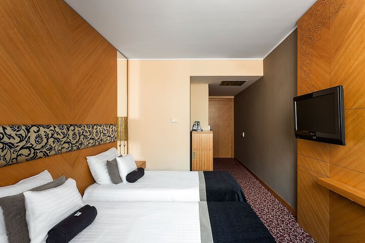 Room 19 of 62