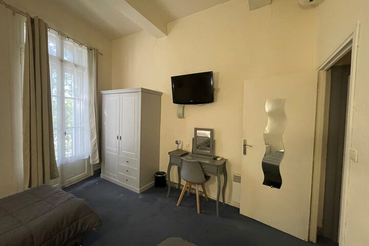 Room 37 of 73