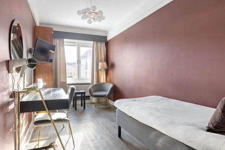 Room 21 of 57